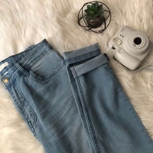• F21 Light Skinny Jeans •